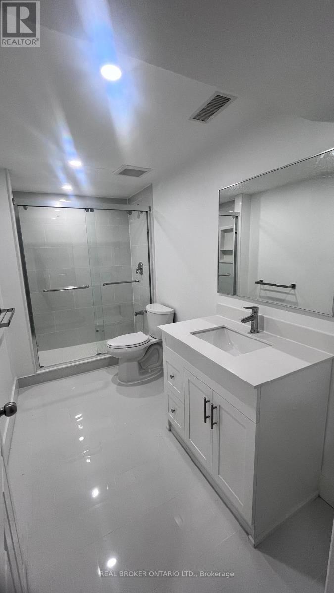 Photo 5 of 8 Rainsford Road, Markham ON