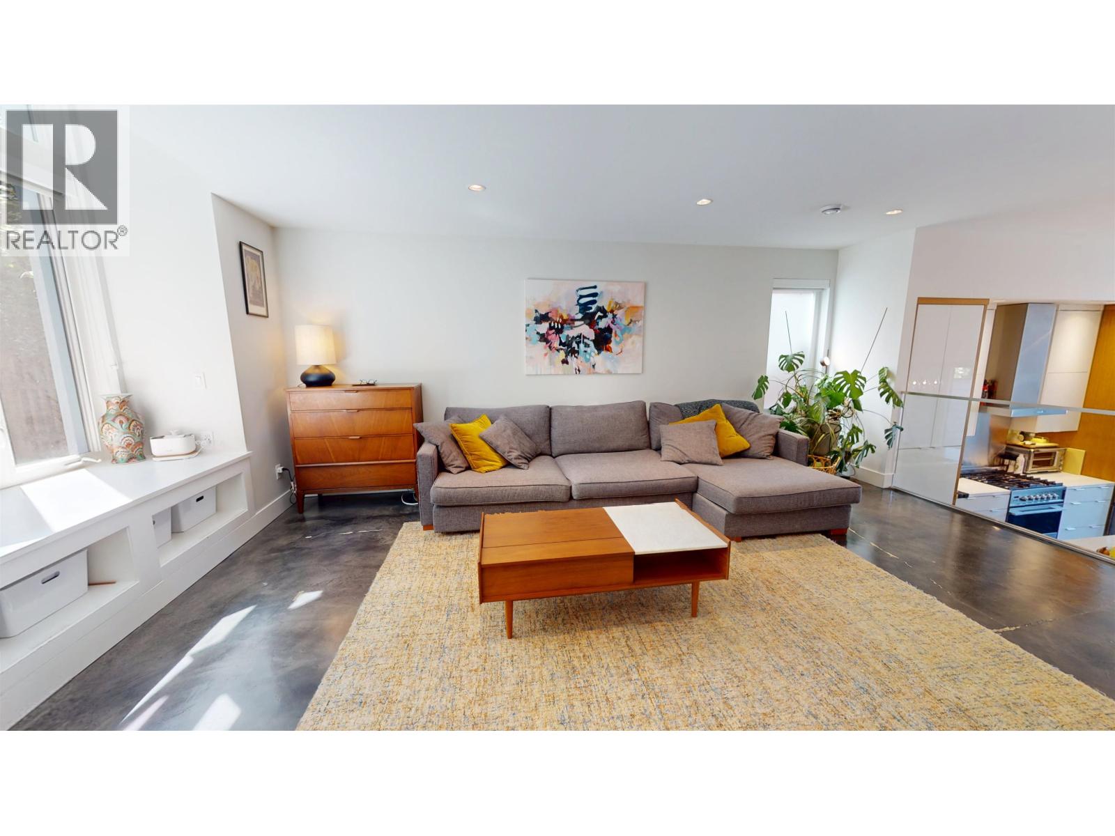 Photo 5 of 2073 E Pender Street, Vancouver BC