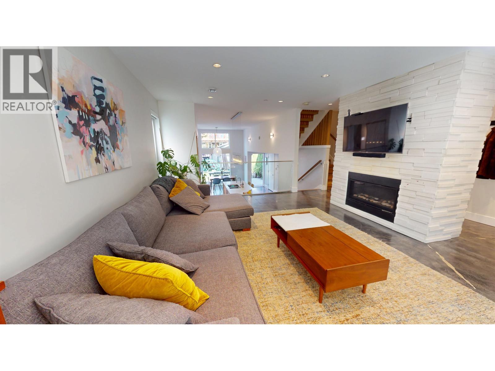 Photo 6 of 2073 E Pender Street, Vancouver BC