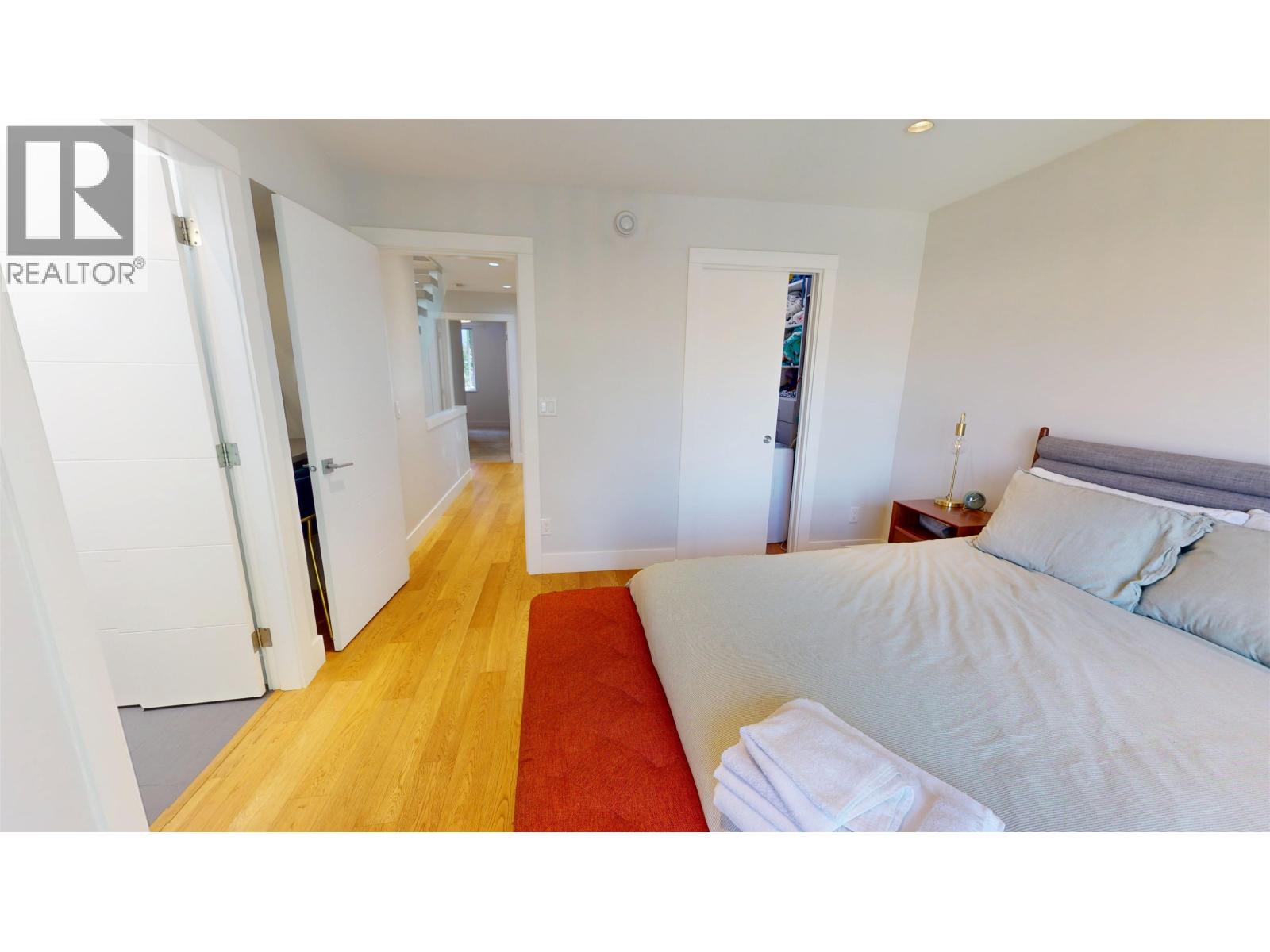 Photo 14 of 2073 E Pender Street, Vancouver BC