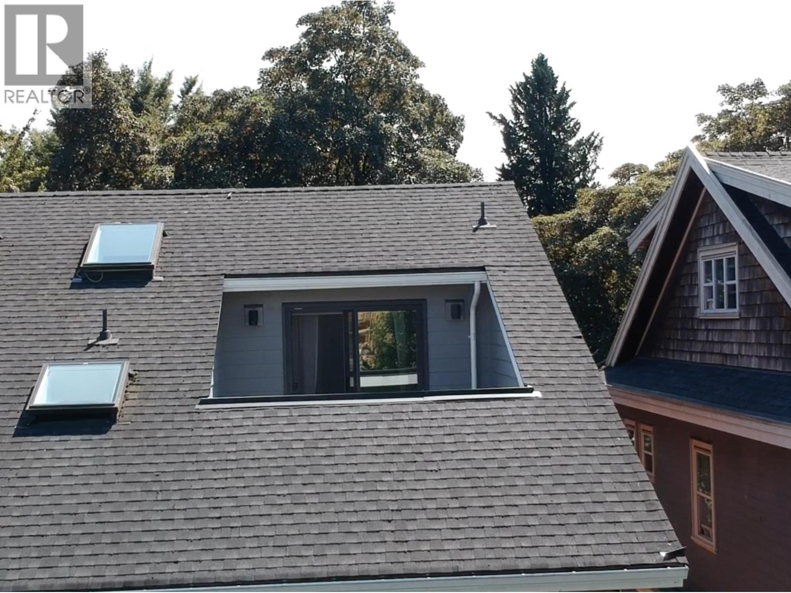 Photo 34 of 2073 E Pender Street, Vancouver BC