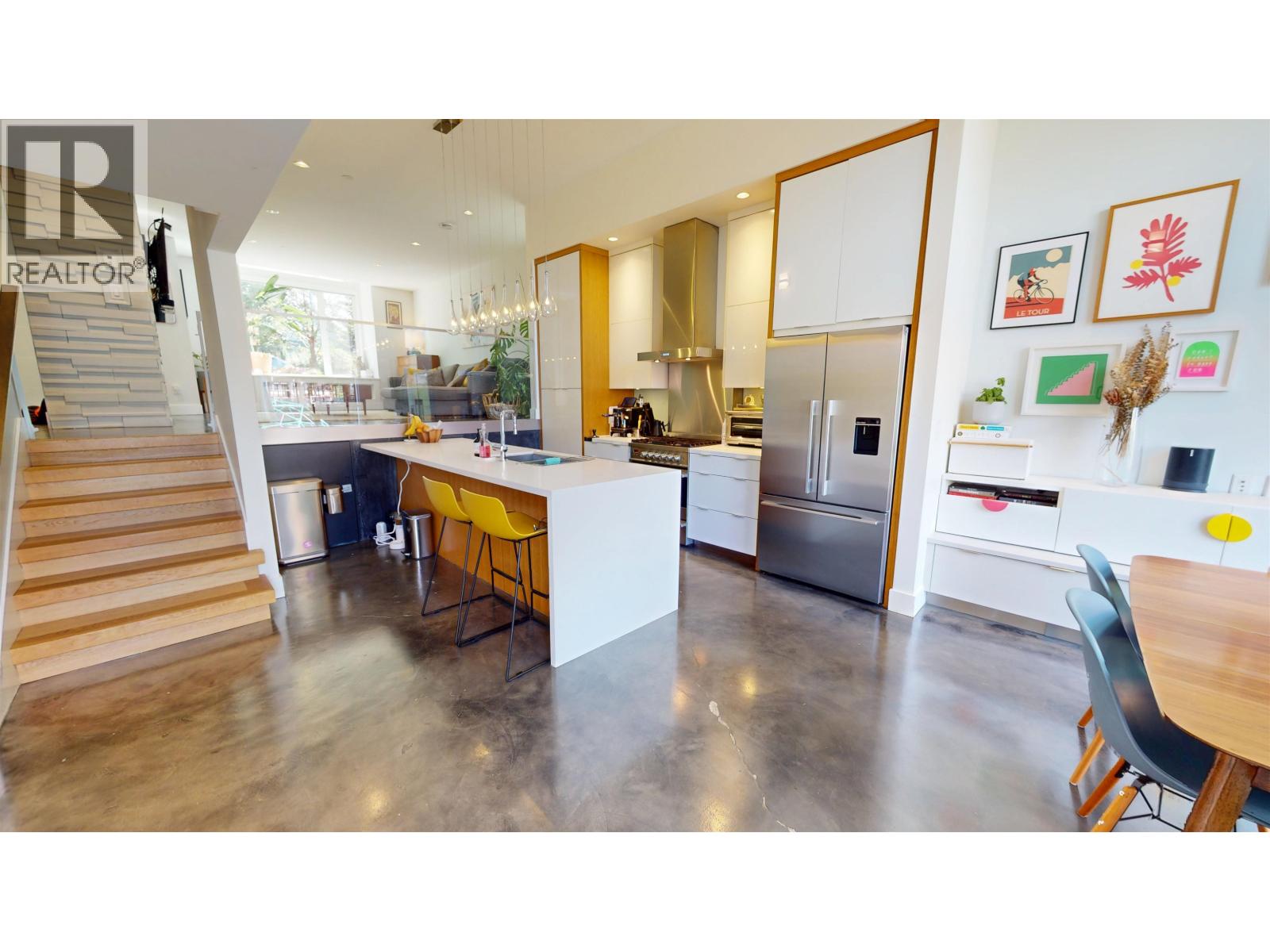 Photo 12 of 2073 E Pender Street, Vancouver BC