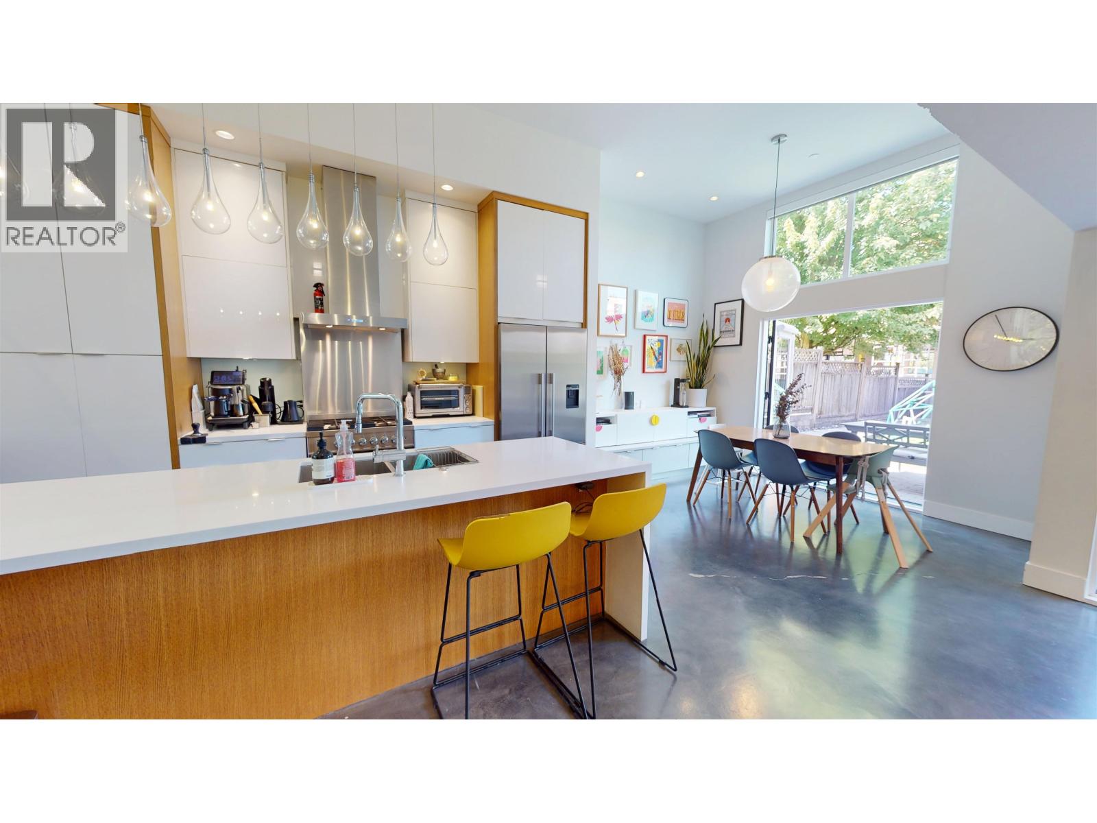 Photo 8 of 2073 E Pender Street, Vancouver BC