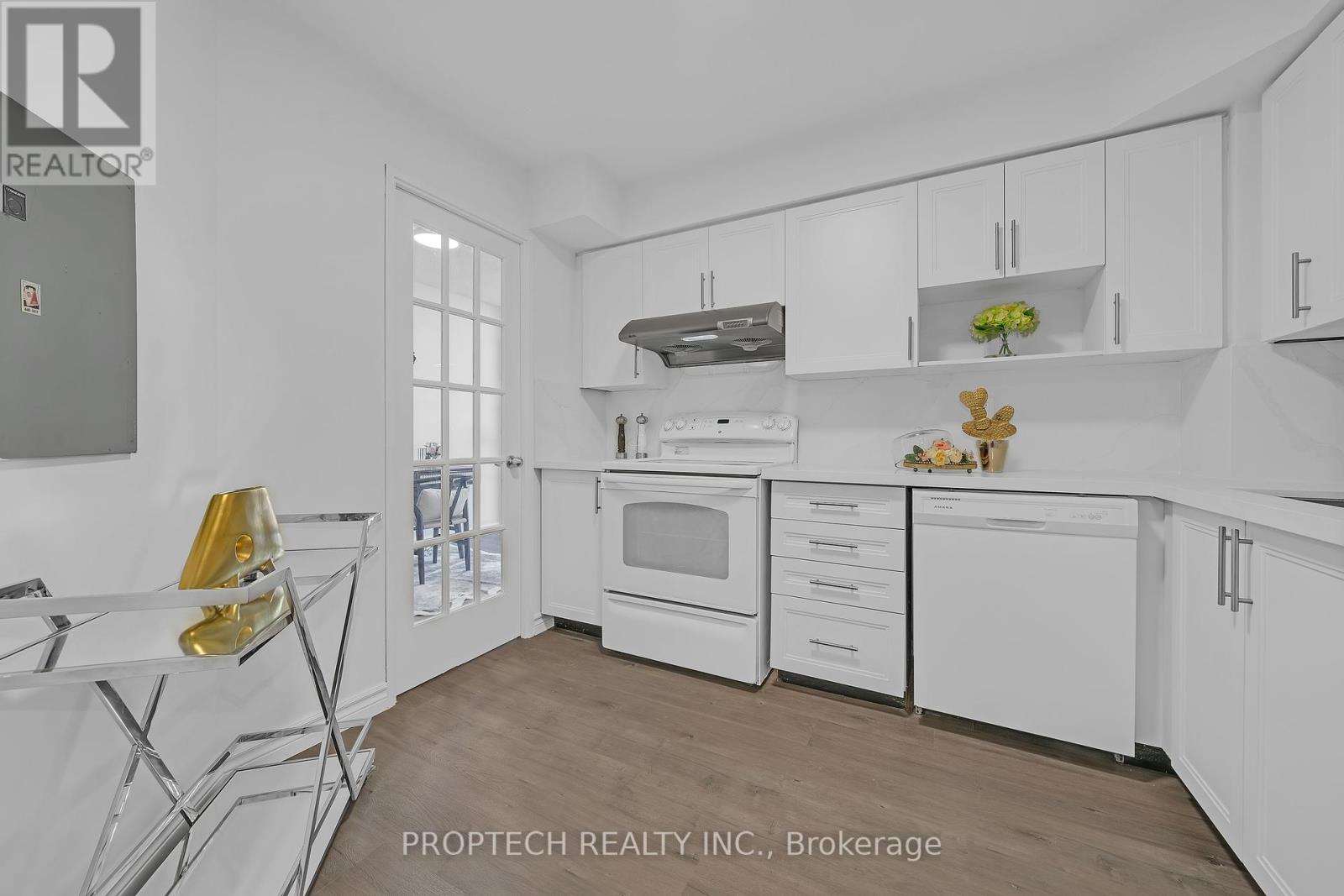 Photo 12 of 204 5795 Yonge Street, Toronto ON