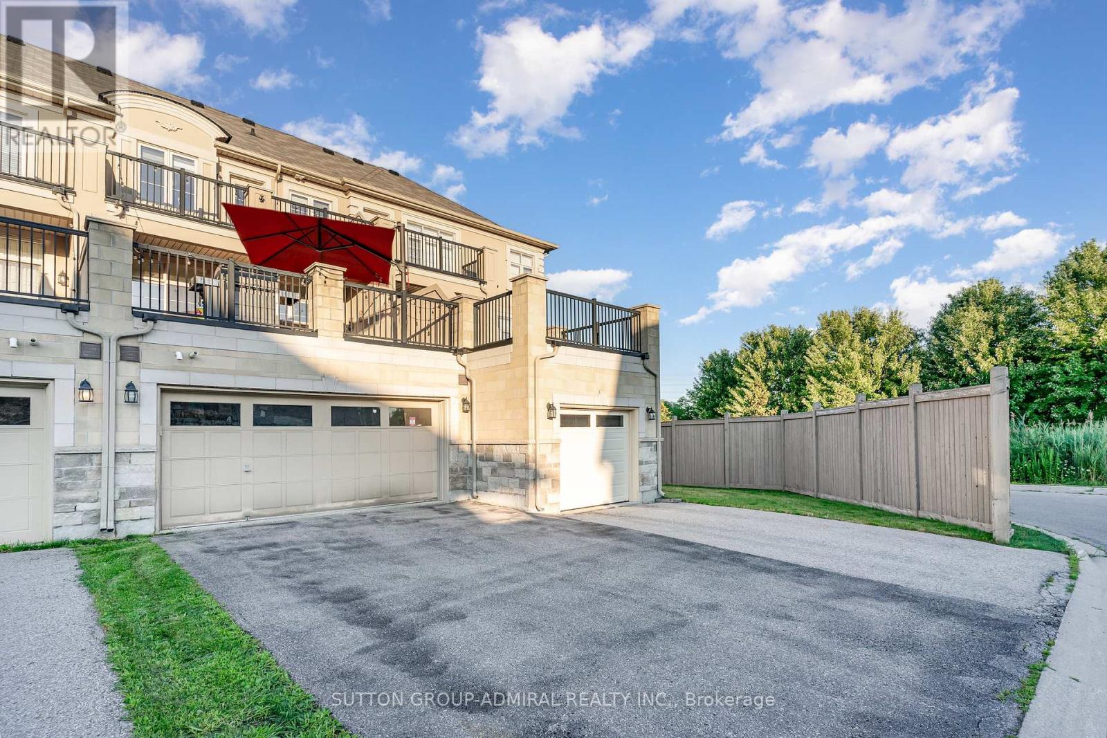 Photo 25 of 32 Grand Trunk Avenue, Vaughan ON