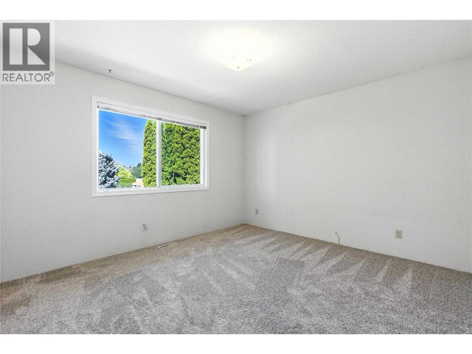 Photo 4 of 256 Valleyview Place, Kamloops BC