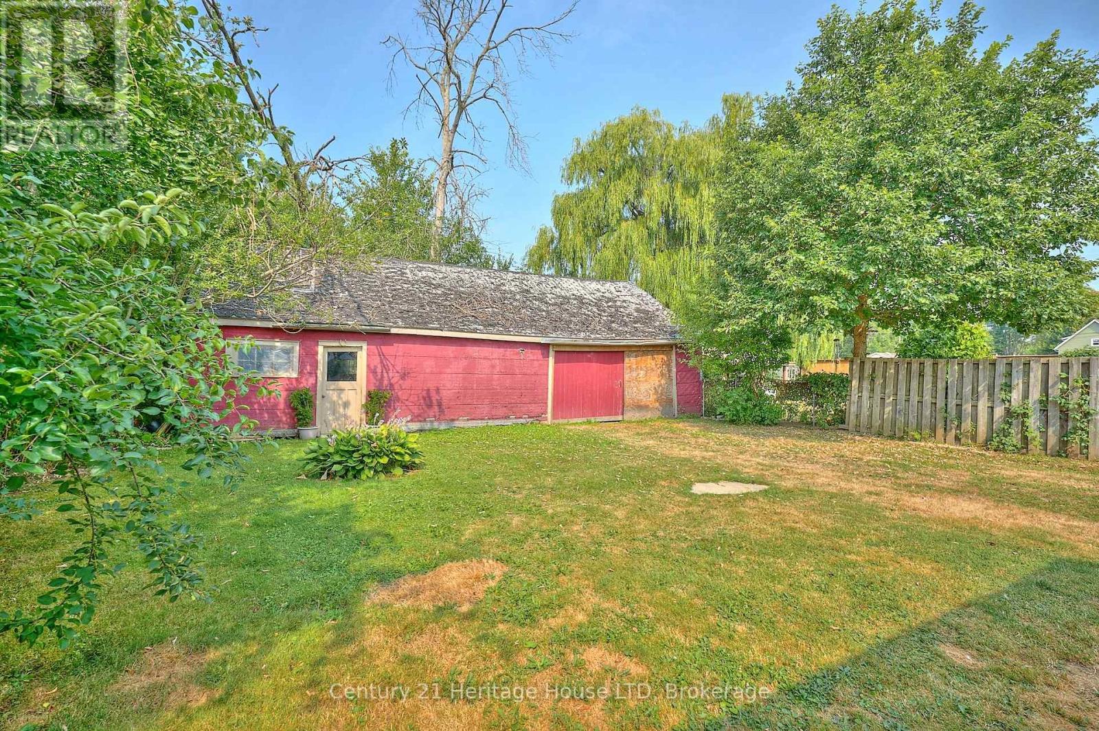 Photo 3 of 349 Bassett Avenue, Fort Erie ON