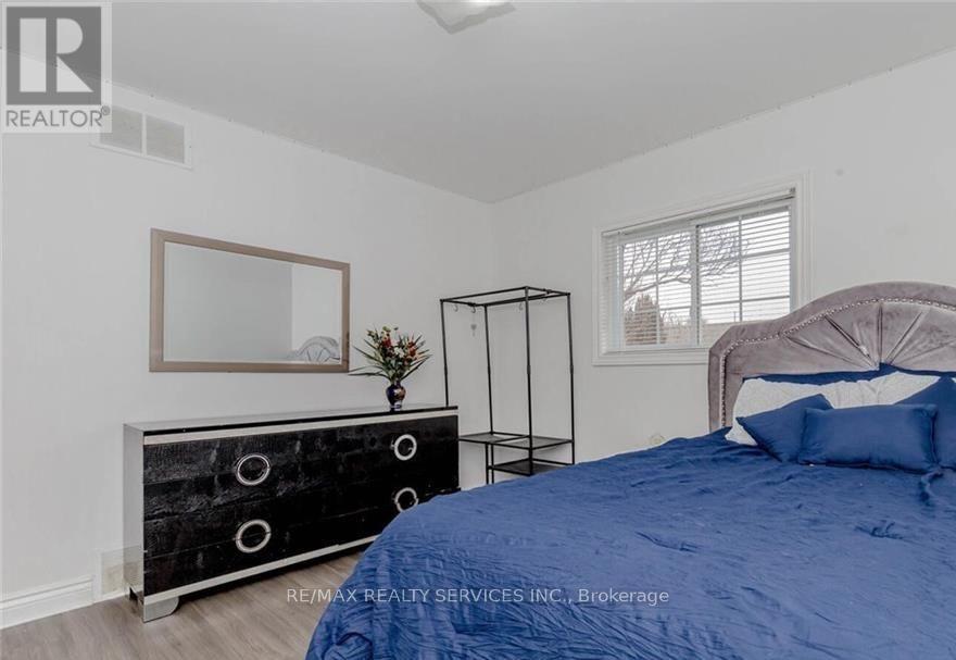 Photo 28 of 18 Greenlaw Place, St Catharines ON