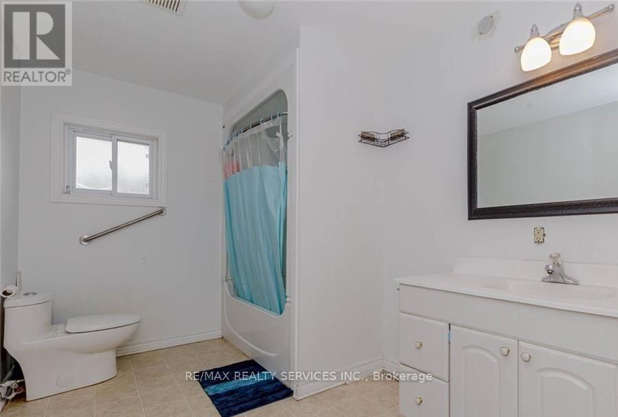 Photo 23 of 18 Greenlaw Place, St Catharines ON