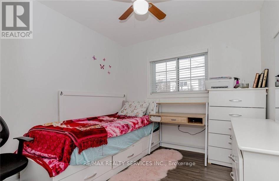 Photo 3 of 18 Greenlaw Place, St Catharines ON