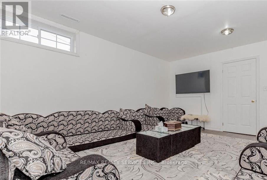 Photo 22 of 18 Greenlaw Place, St Catharines ON