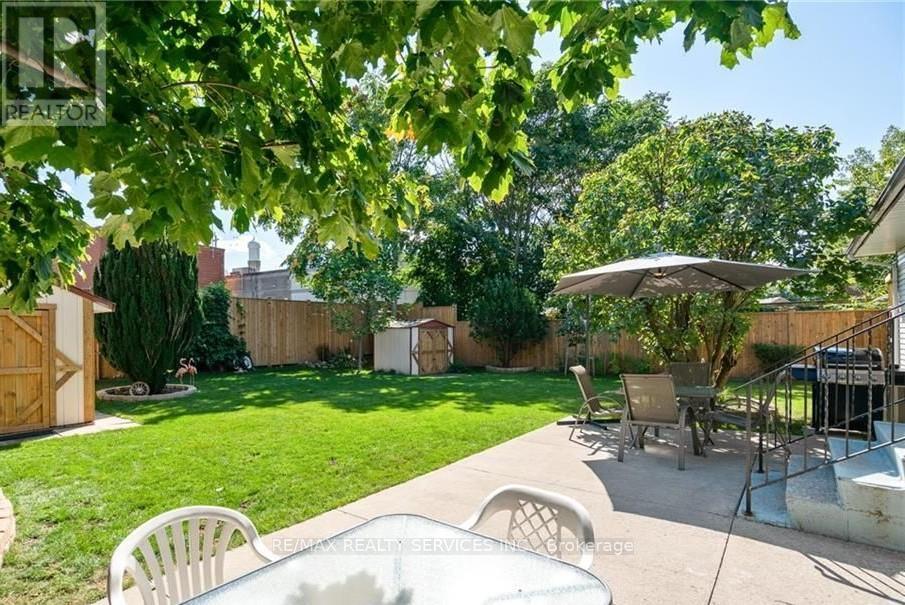 Photo 12 of 18 Greenlaw Place, St Catharines ON