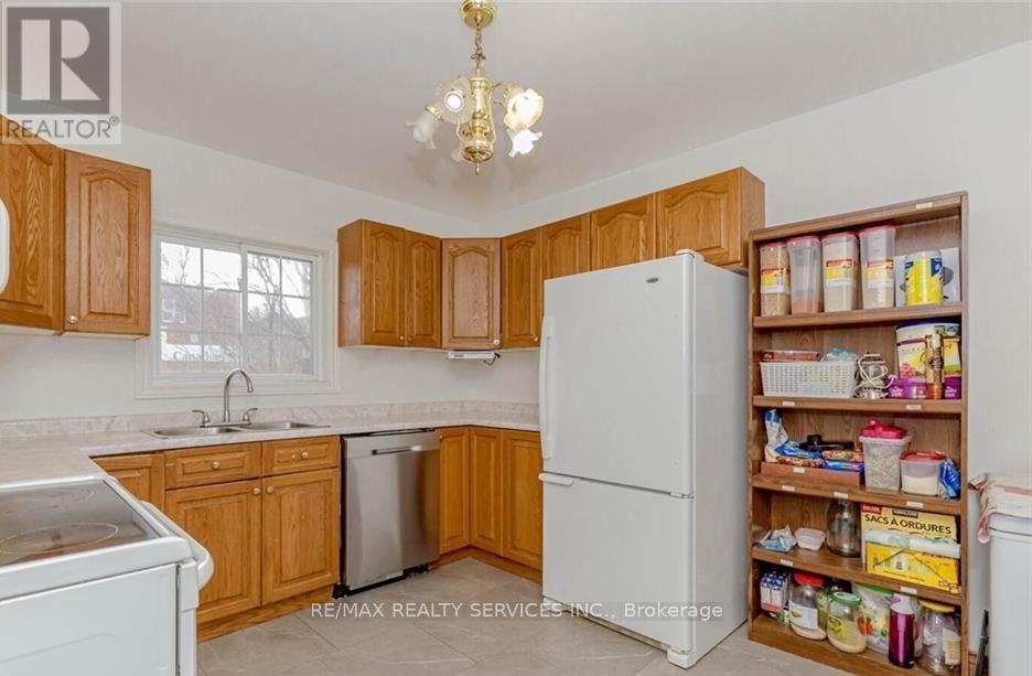 Photo 26 of 18 Greenlaw Place, St Catharines ON
