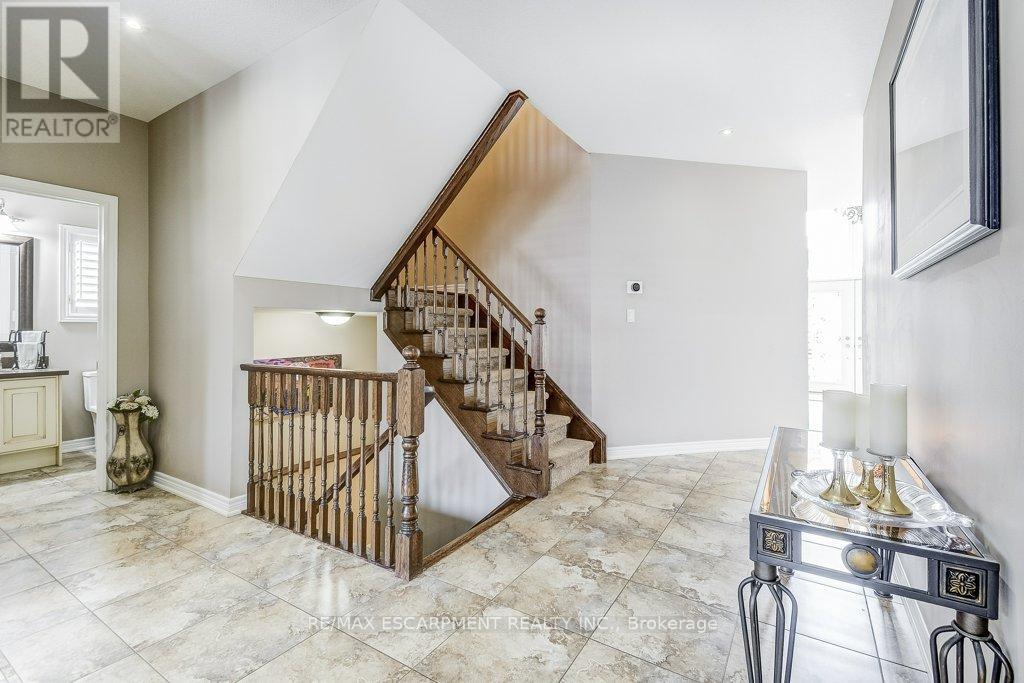 Photo 1 of 33 Lockman Drive, Hamilton ON