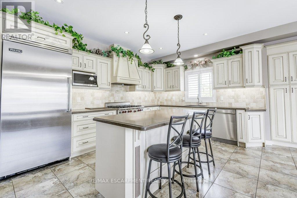 Photo 32 of 33 Lockman Drive, Hamilton ON