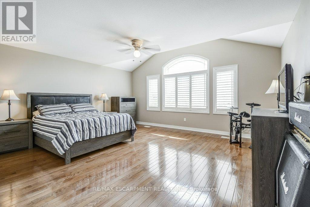 Photo 49 of 33 Lockman Drive, Hamilton ON