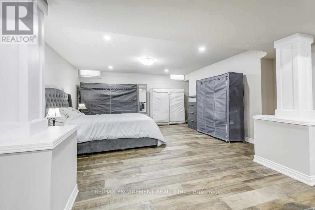 Photo 37 of 33 Lockman Drive, Hamilton ON