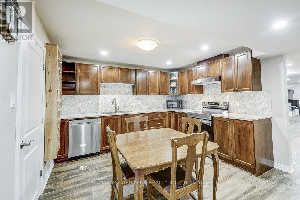 Photo 29 of 33 Lockman Drive, Hamilton ON