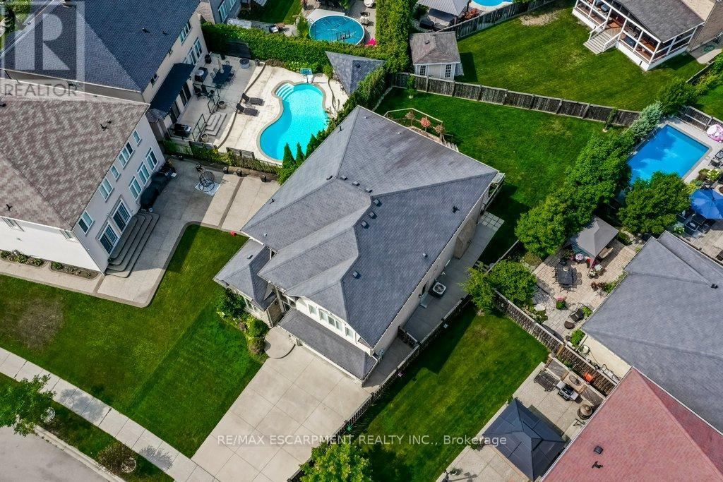 Photo 12 of 33 Lockman Drive, Hamilton ON