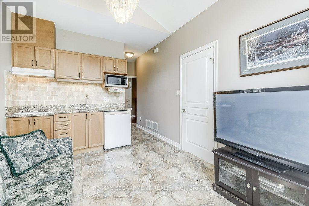 Photo 41 of 33 Lockman Drive, Hamilton ON