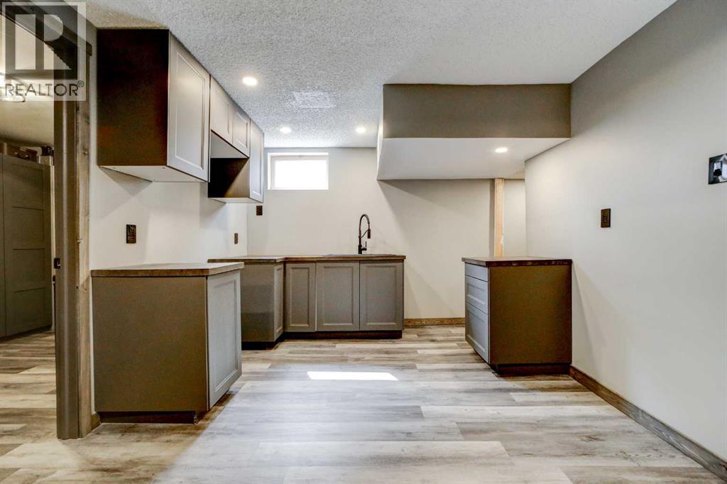 Photo 8 of 340 Canyon Drive, Pincher Creek AB