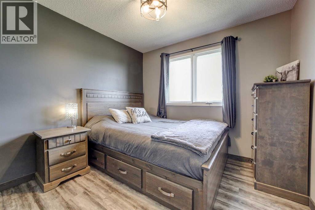 Photo 3 of 340 Canyon Drive, Pincher Creek AB