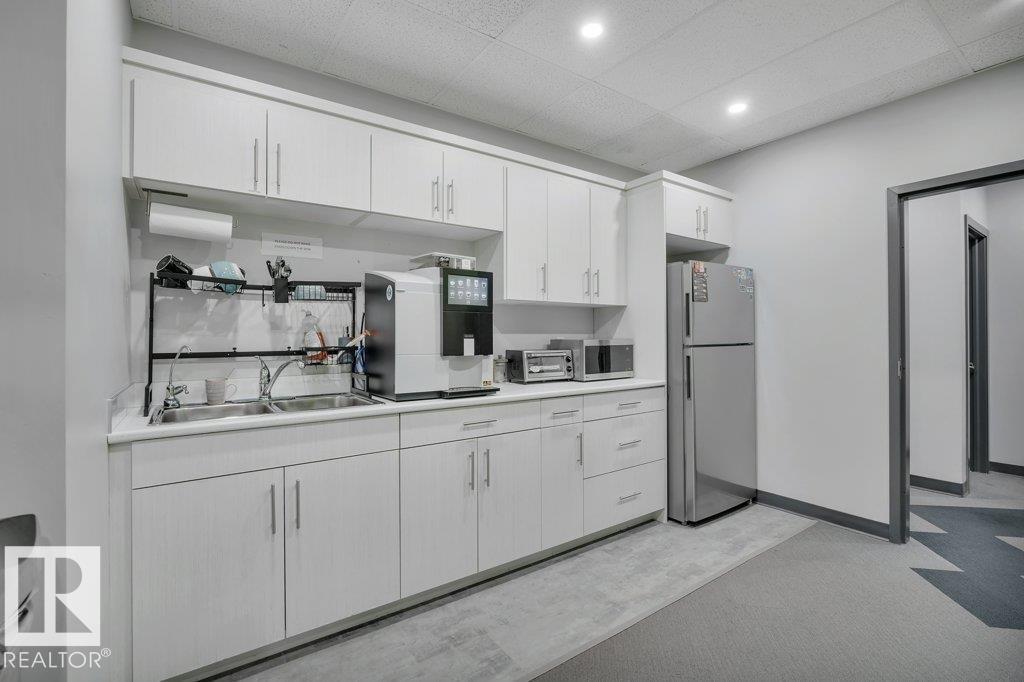 Photo 23 of 203 4103 97 St Nw, Edmonton AB