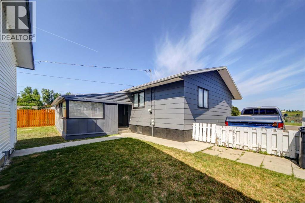 Photo 6 of 340 Canyon Drive, Pincher Creek AB
