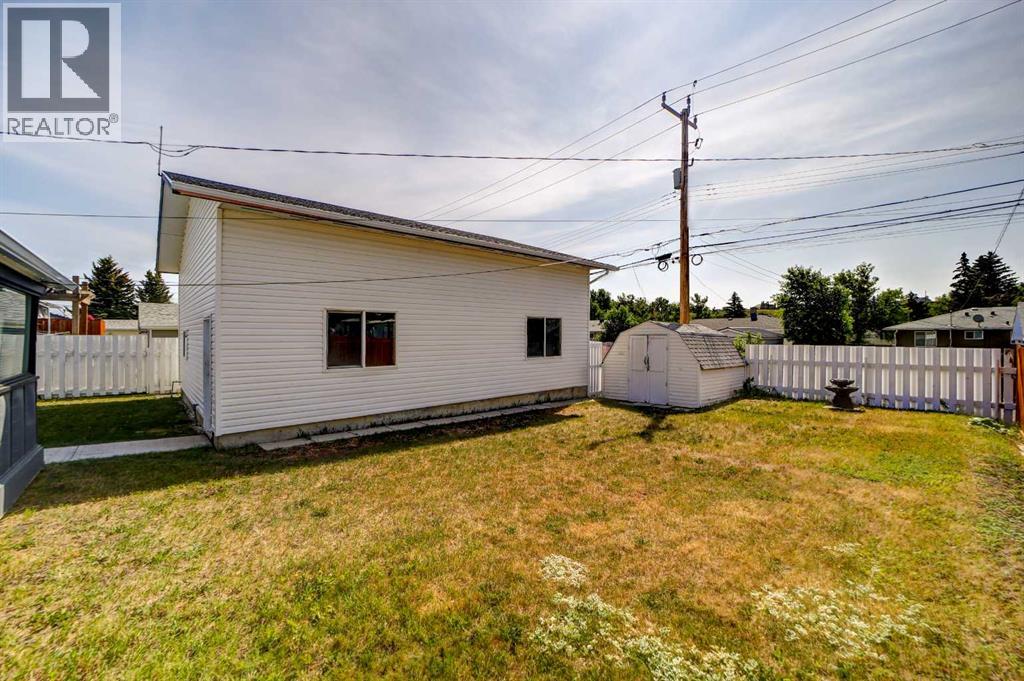 Photo 10 of 340 Canyon Drive, Pincher Creek AB