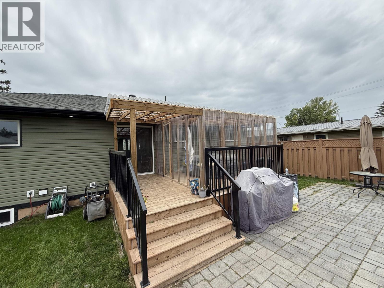 Photo 18 of 9520 96 Avenue, Fort St John BC