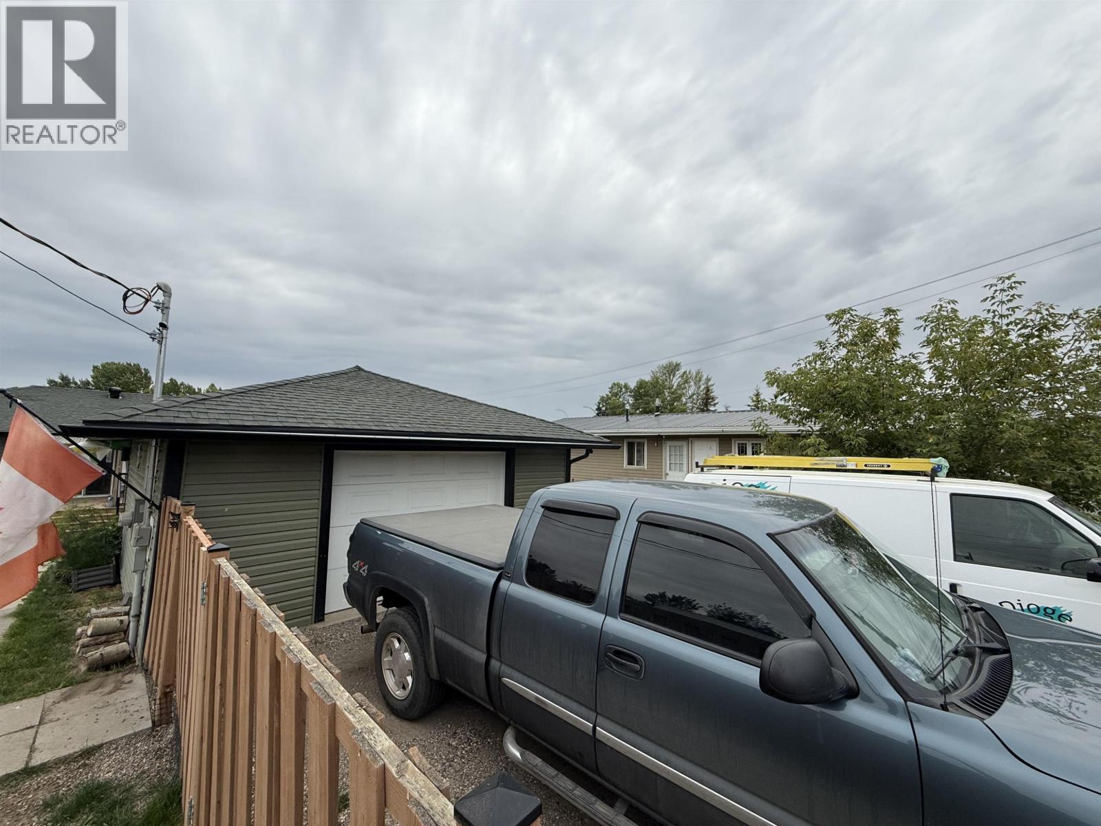 Photo 19 of 9520 96 Avenue, Fort St John BC