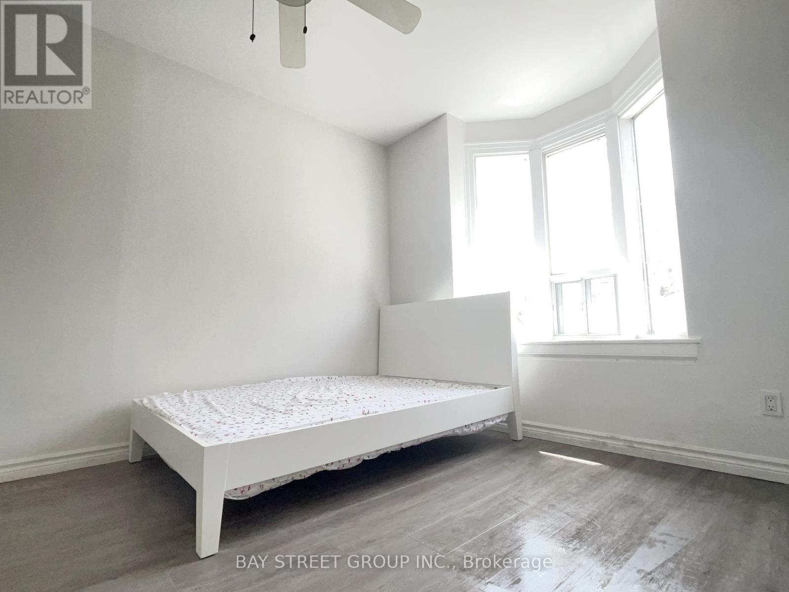 Photo 11 of 163 Delaware Avenue, Toronto ON