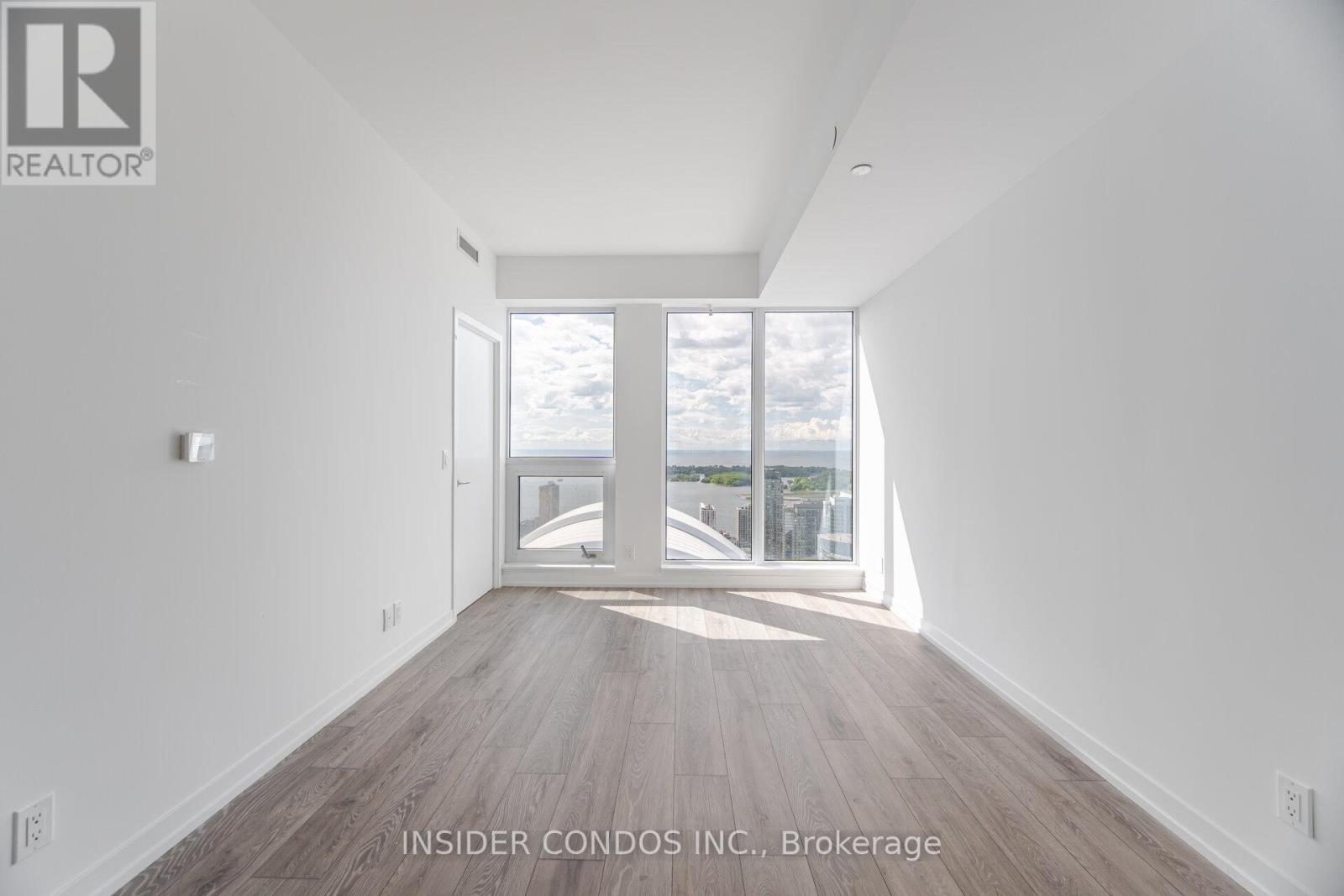 Photo 7 of 4911 55 Mercer Street, Toronto ON