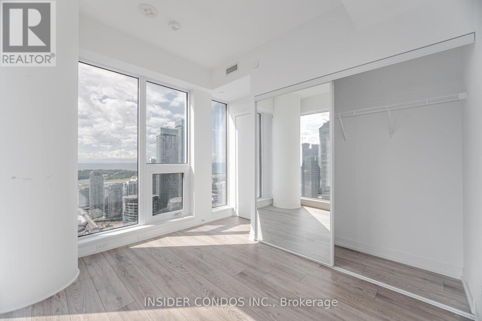 Photo 11 of 4911 55 Mercer Street, Toronto ON