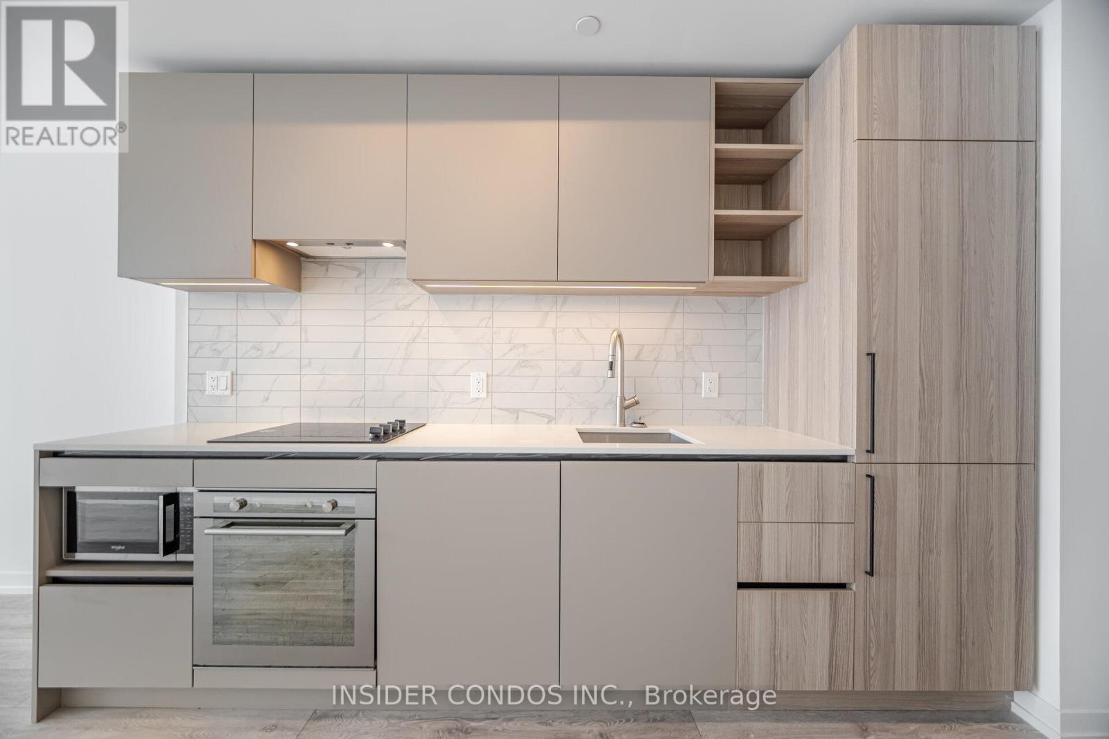 Photo 4 of 4911 55 Mercer Street, Toronto ON