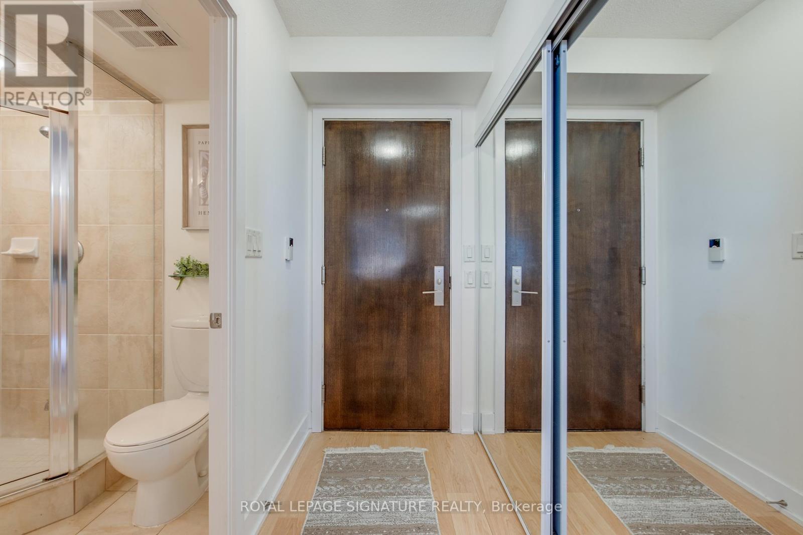 Photo 17 of 1401 20 Blue Jays Way, Toronto ON