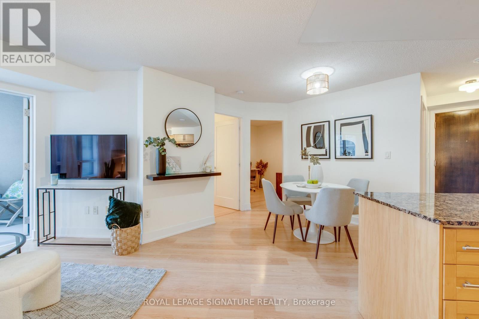 Photo 28 of 1401 20 Blue Jays Way, Toronto ON