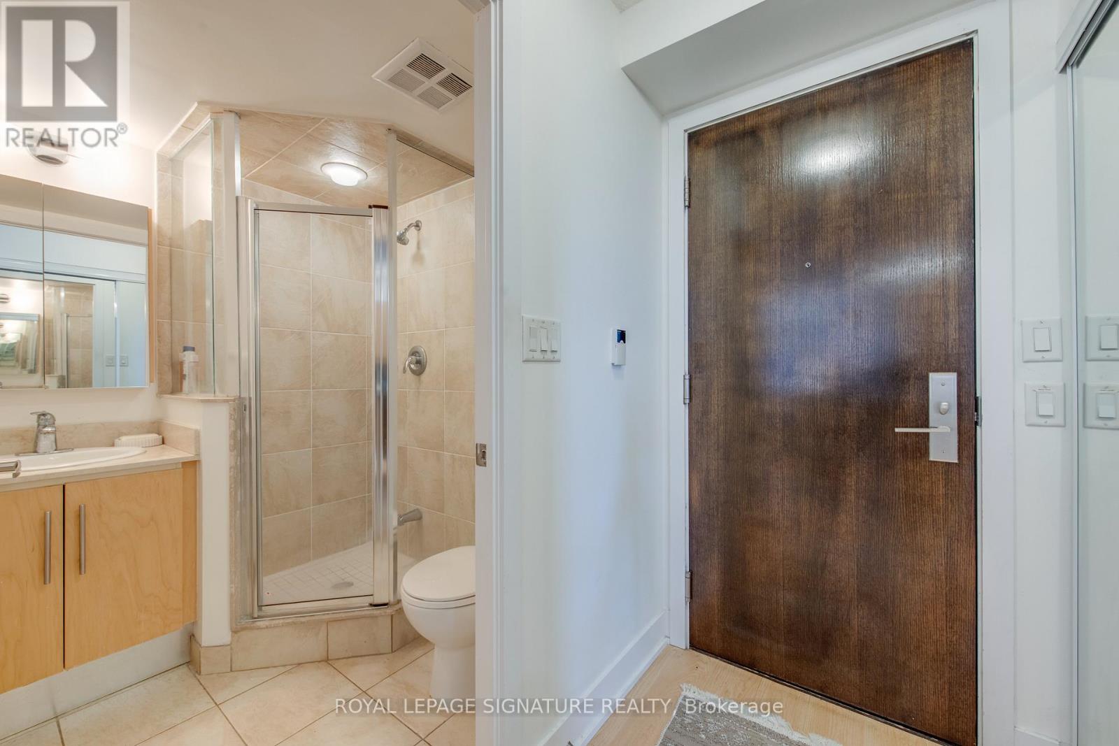 Photo 20 of 1401 20 Blue Jays Way, Toronto ON