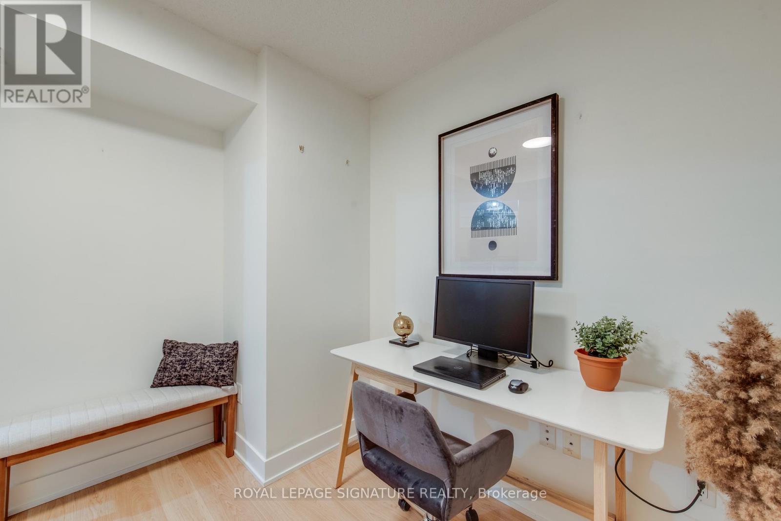 Photo 6 of 1401 20 Blue Jays Way, Toronto ON