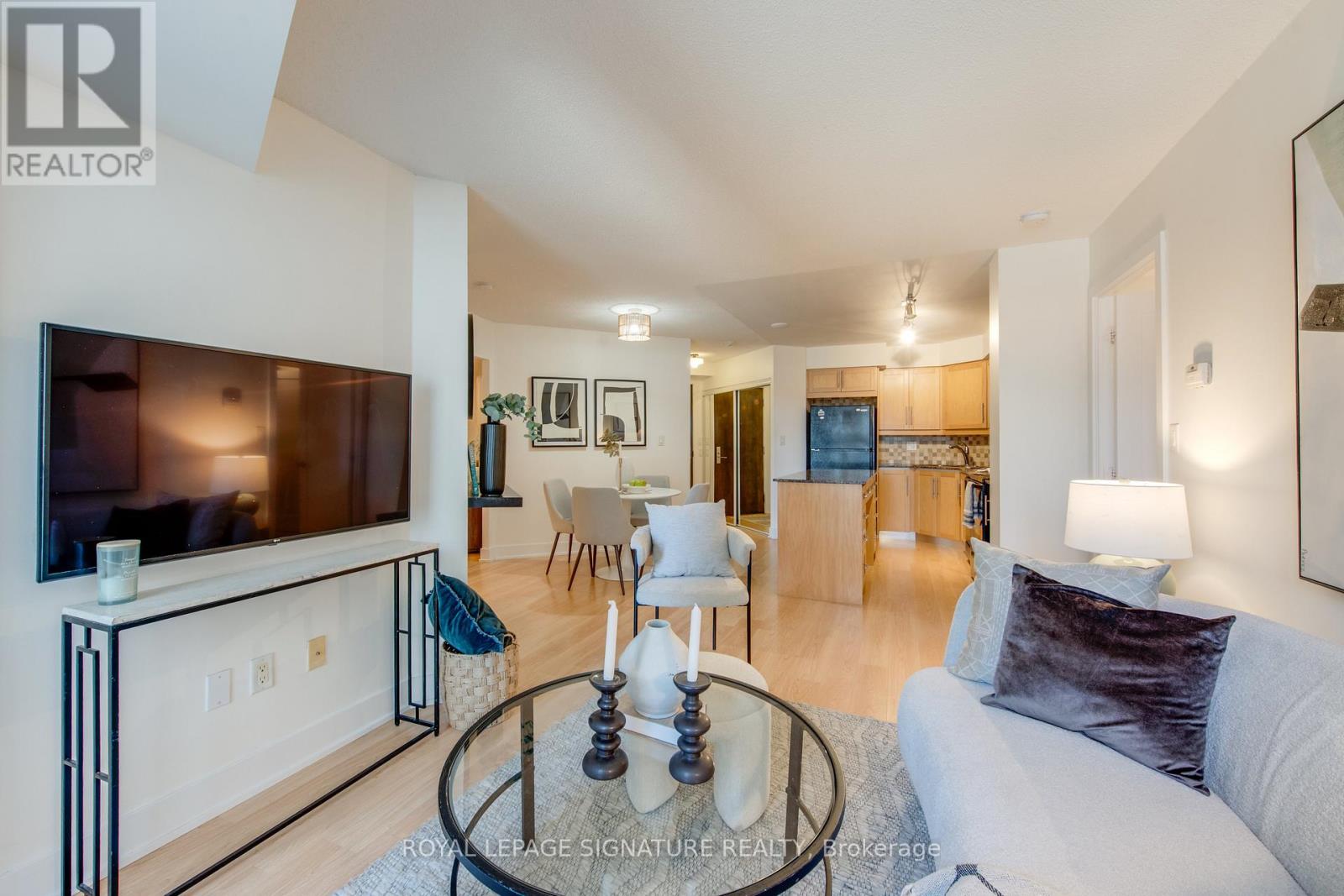 Photo 29 of 1401 20 Blue Jays Way, Toronto ON