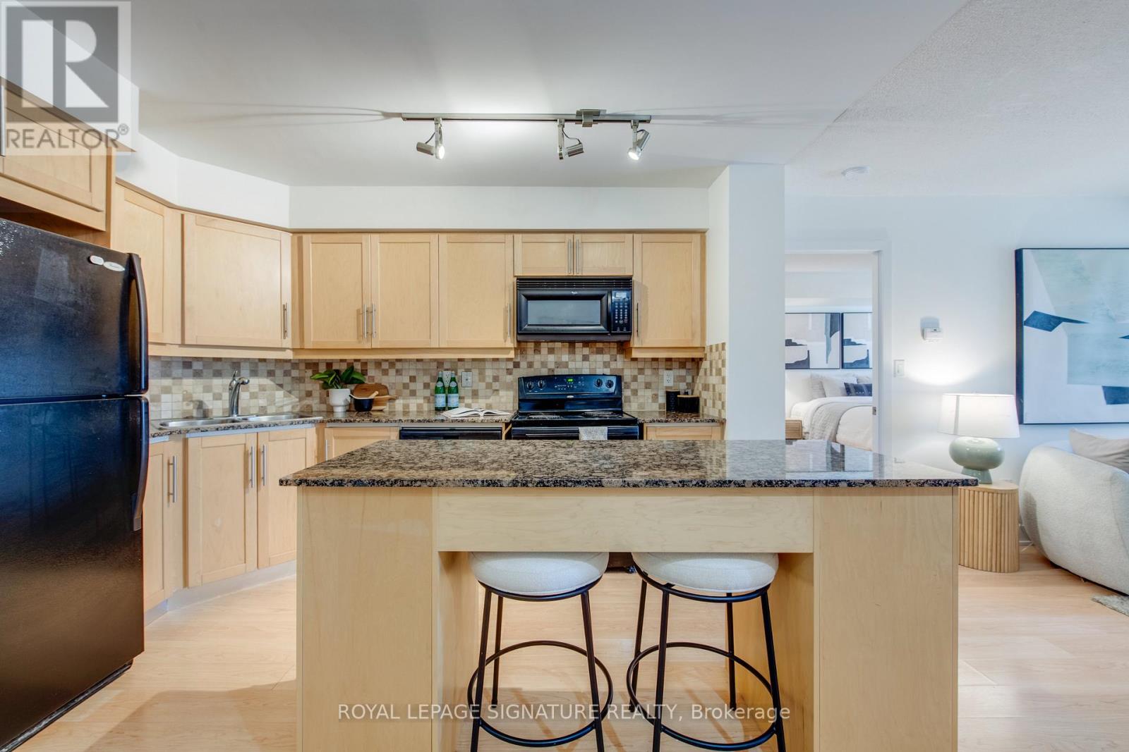 Photo 12 of 1401 20 Blue Jays Way, Toronto ON