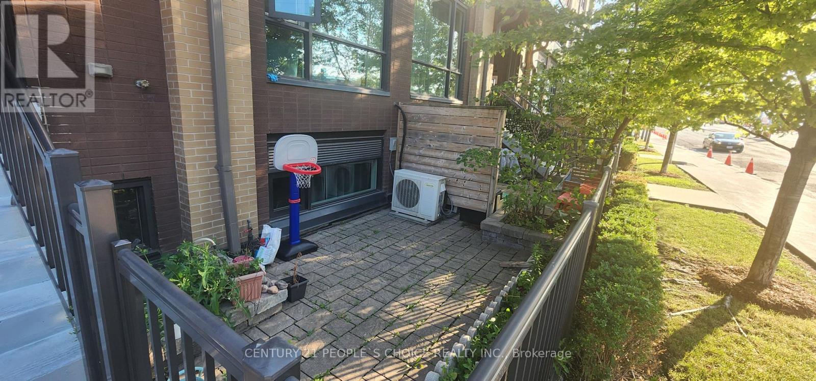 Photo 16 of 207 639 Lawrence Avenue W, Toronto ON