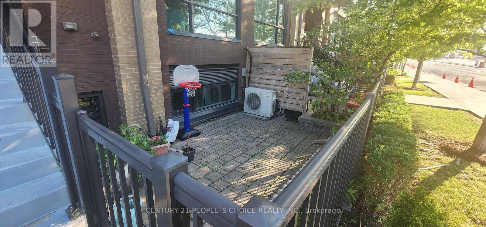 Photo 17 of 207 639 Lawrence Avenue W, Toronto ON