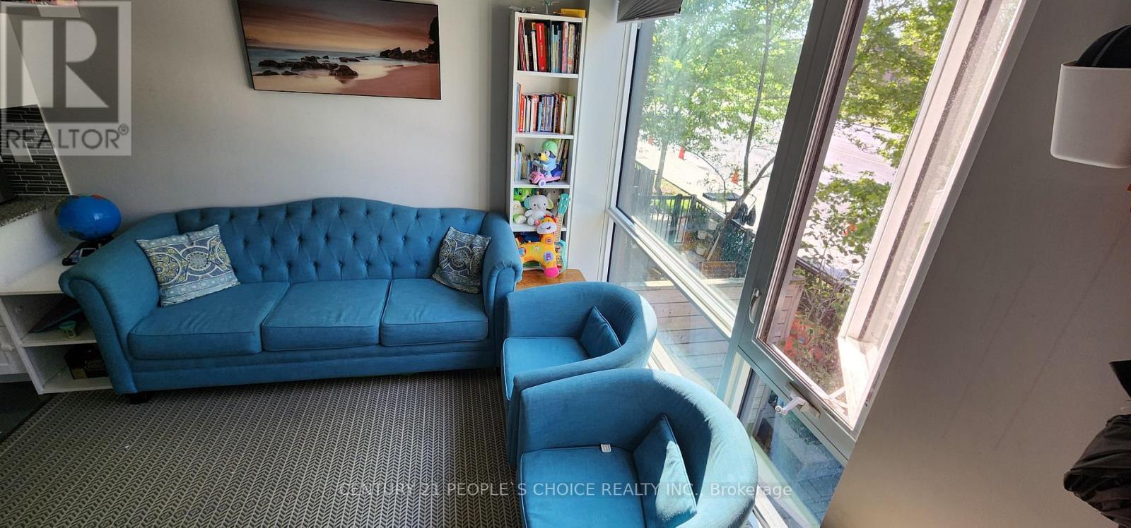 Photo 4 of 207 639 Lawrence Avenue W, Toronto ON