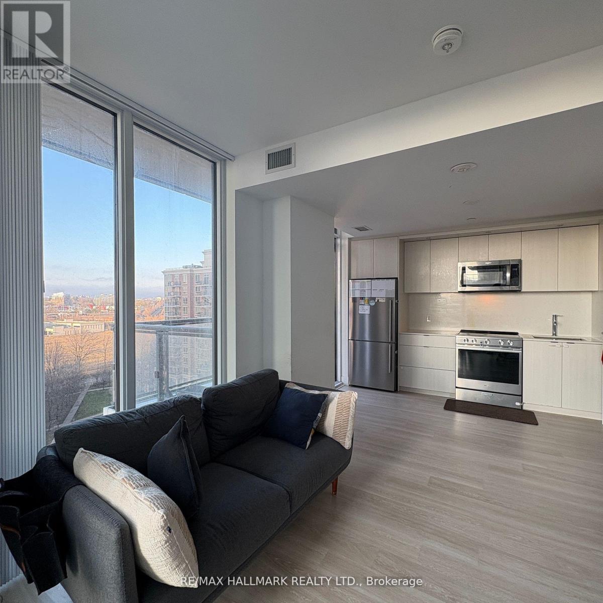 Photo 5 of 1037 20 Inn On The Park Drive, Toronto ON