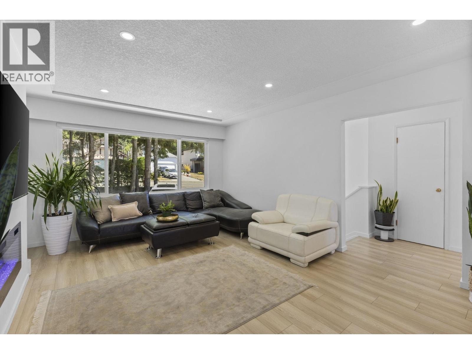 Photo 2 of 430 Mundy Street, Coquitlam BC