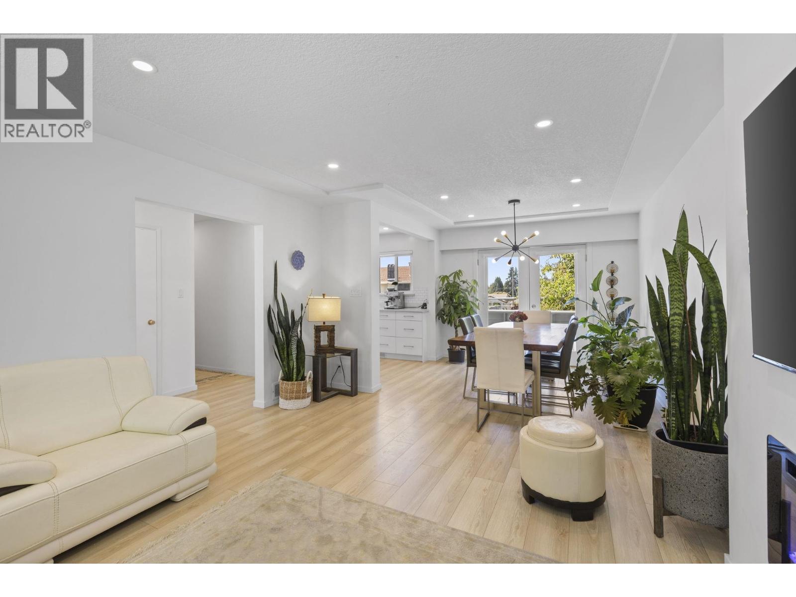 Photo 11 of 430 Mundy Street, Coquitlam BC