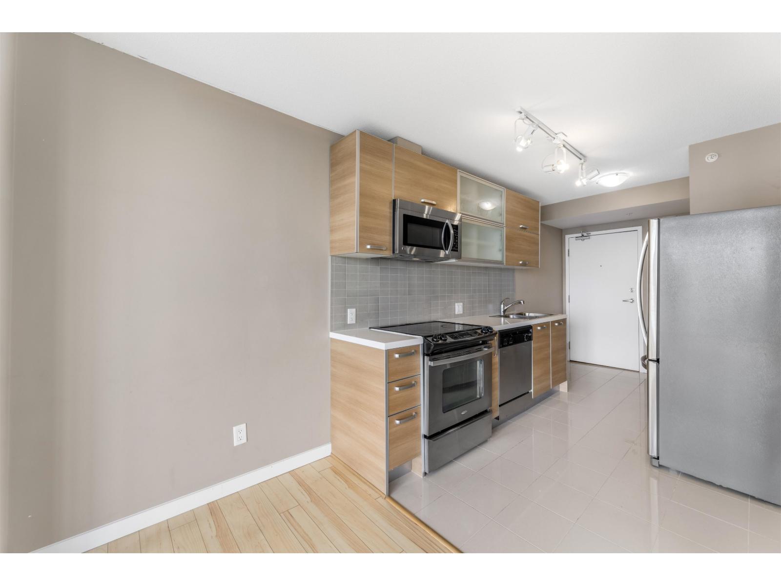 Photo 6 of 2506 9981 Whalley Boulevard, Surrey BC