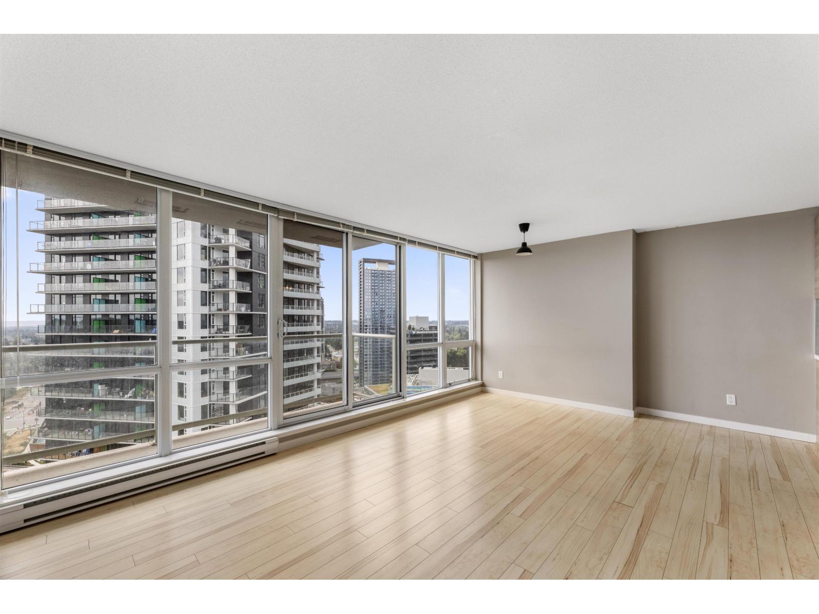 Photo 8 of 2506 9981 Whalley Boulevard, Surrey BC