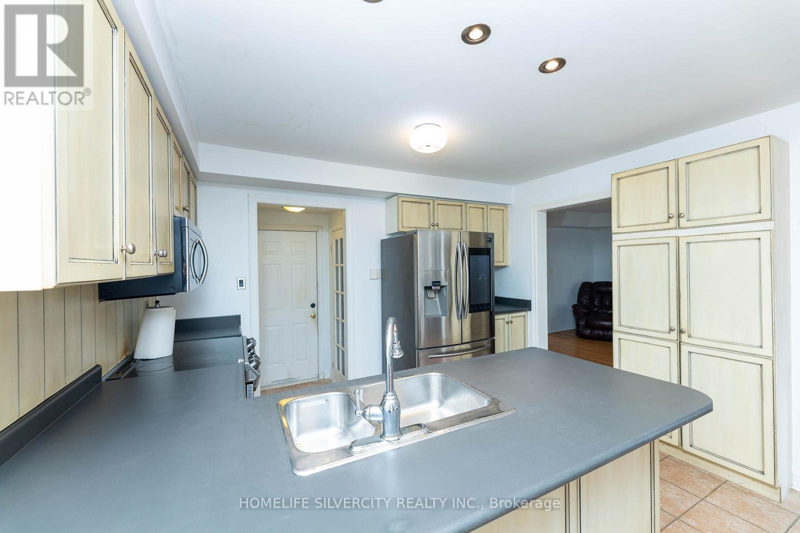 Photo 16 of 182 Tierra Avenue, Vaughan ON